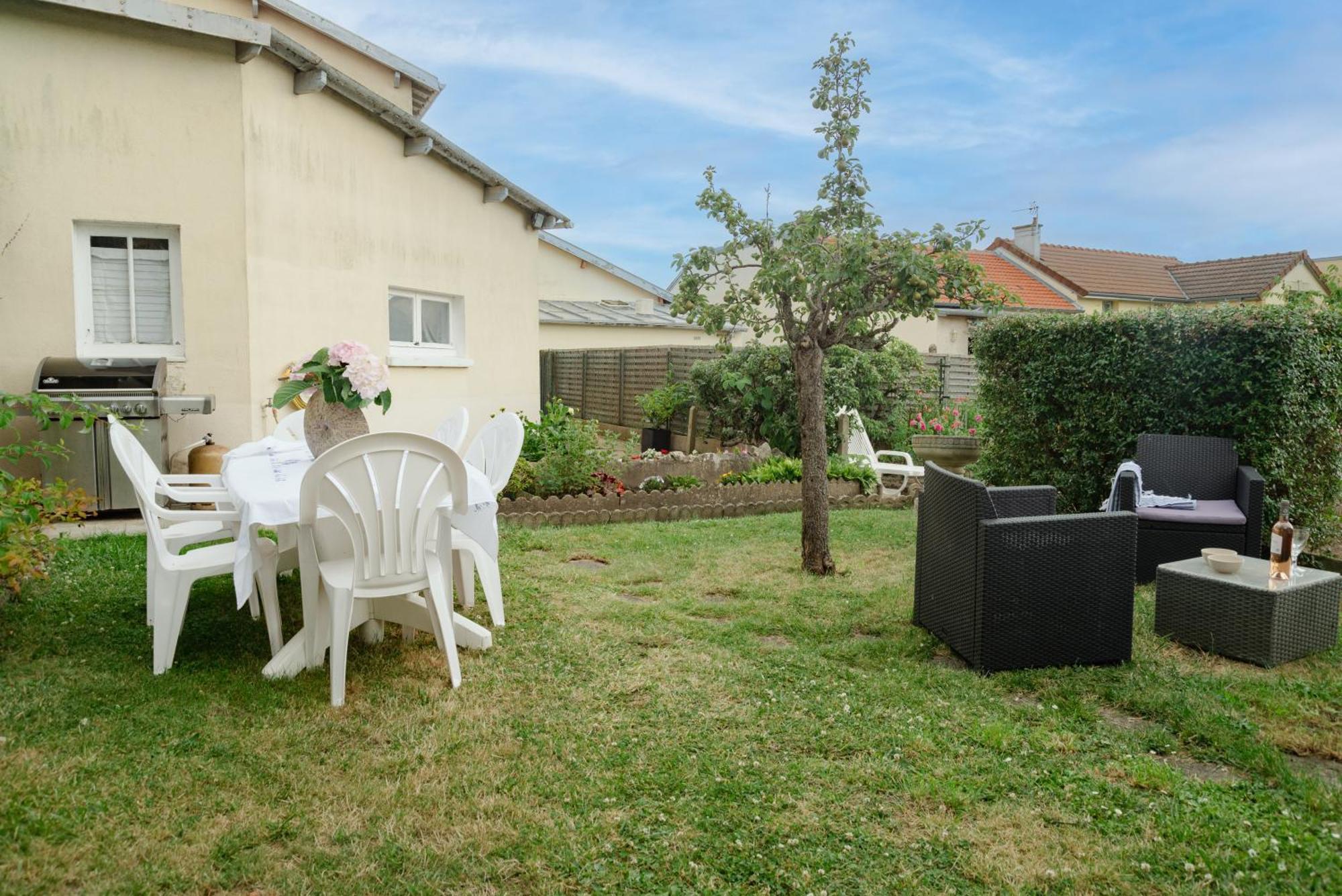5 Min Chateau Charmante Maison Et Son Jardin Prive ベルサイユ エクステリア 写真